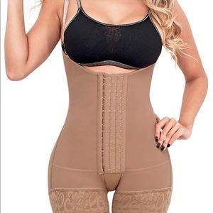 Sonryse Colombian faja